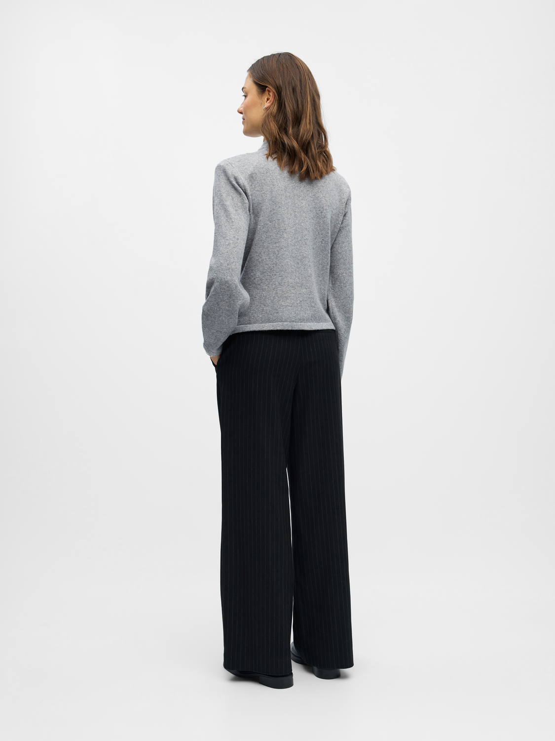 model_shot-back